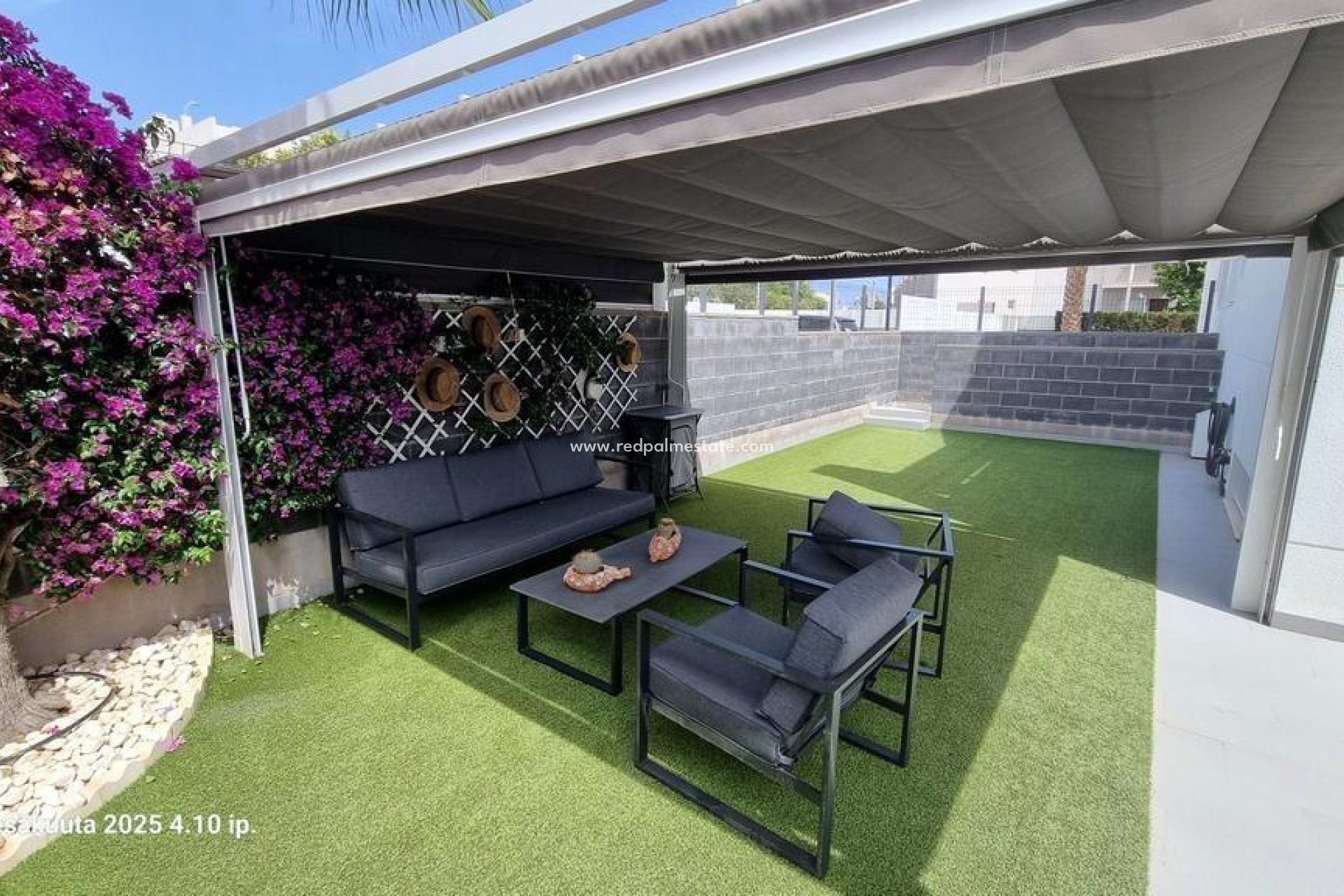 Resale - Villa -
Torrevieja - Aguas Nueva