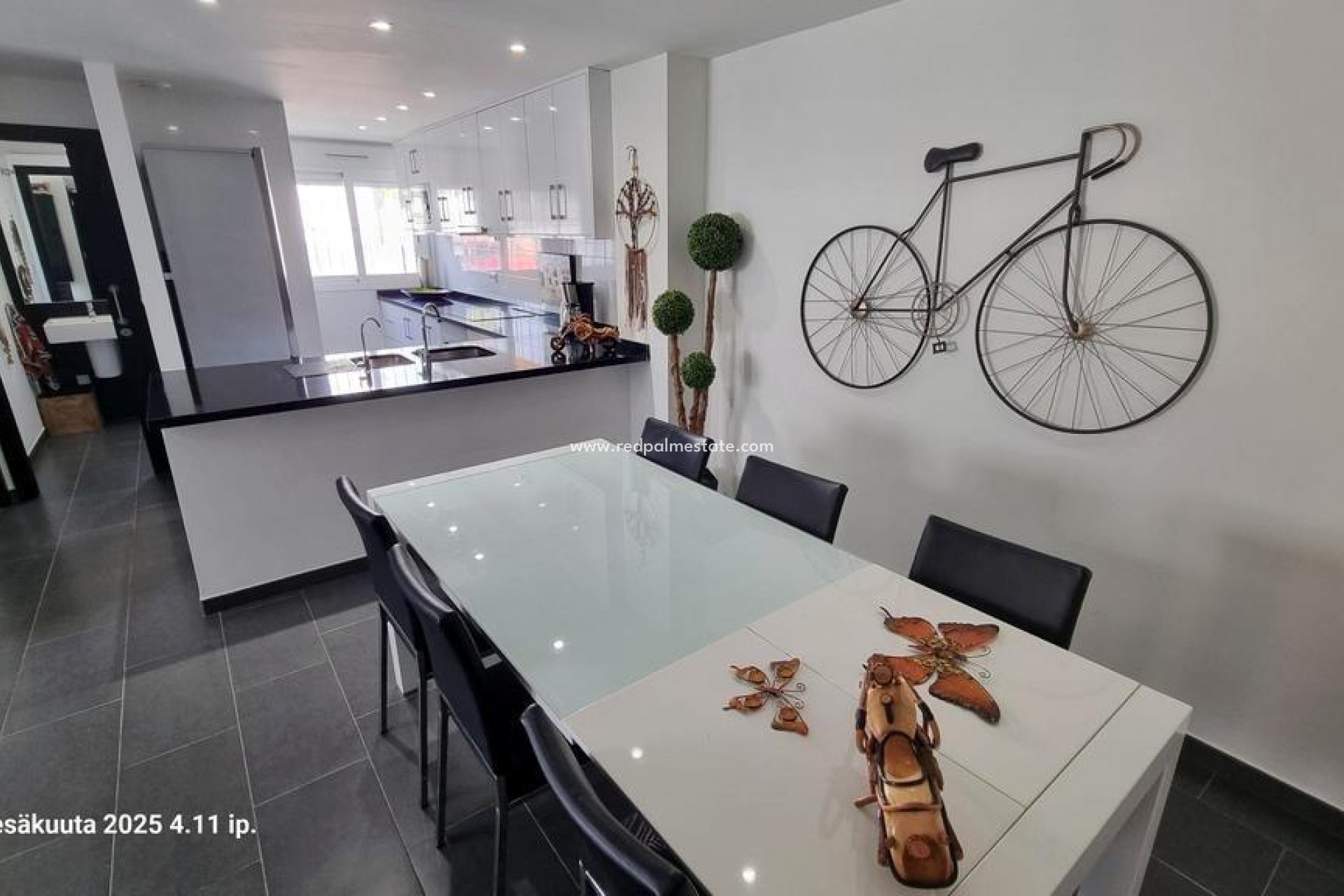 Resale - Villa -
Torrevieja - Aguas Nueva