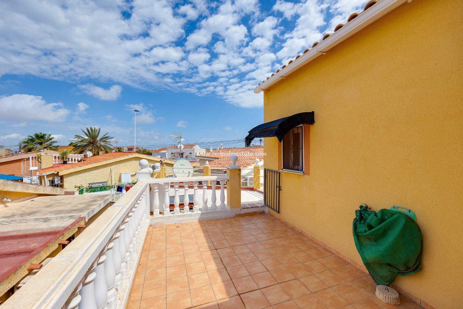 Resale - Villa -
Torrevieja - Aguas Nueva