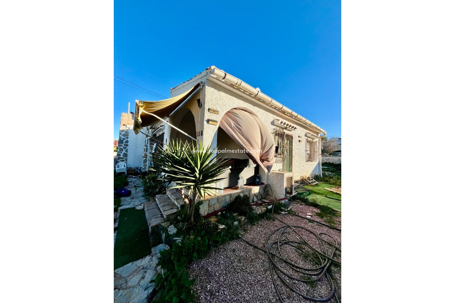 Resale - Villa -
Torrevieja - Aguas Nueva