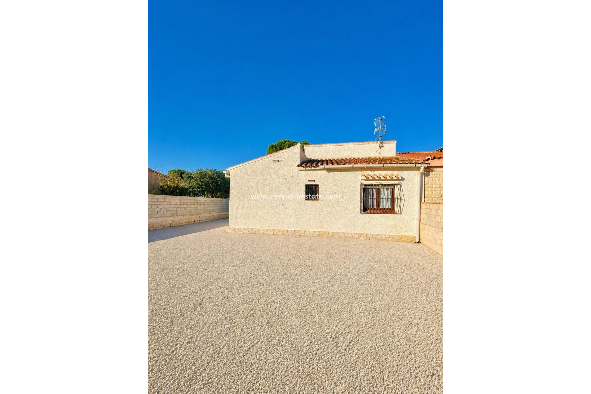 Resale - Villa -
Torrevieja - Aguas Nueva