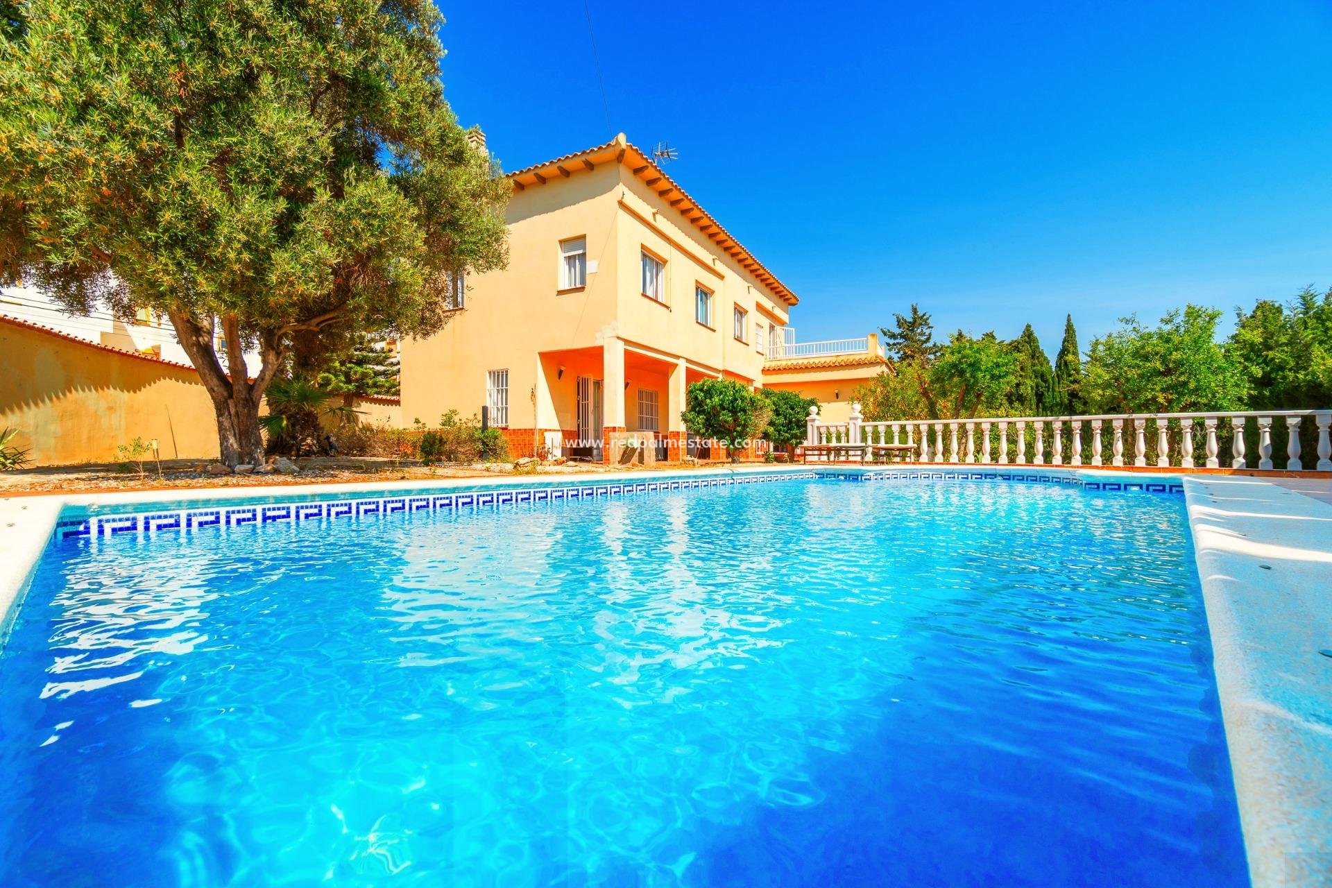 Resale - Villa -
Torrevieja - Cala de cabo cervera