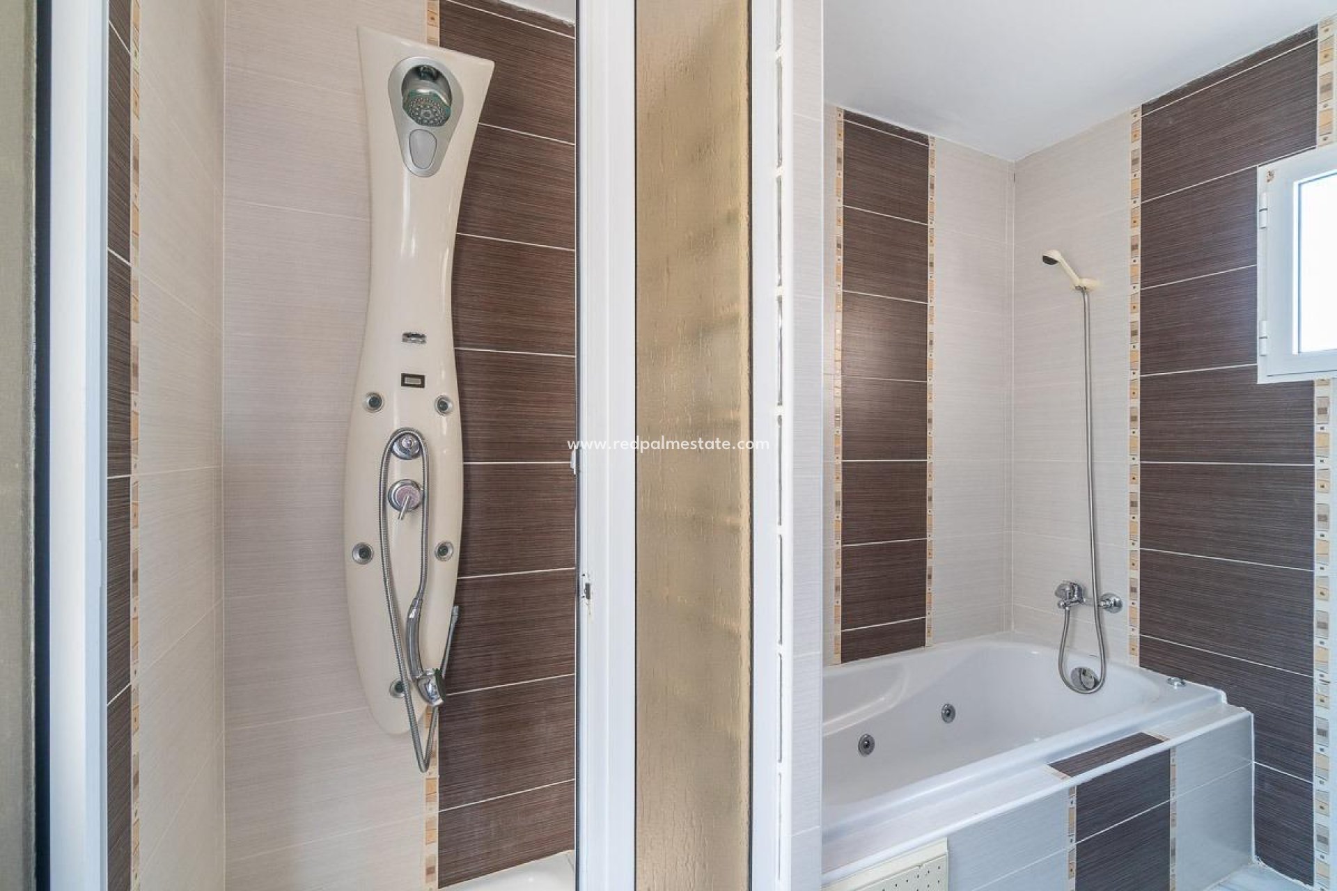 Resale - Villa -
Torrevieja - Cala de cabo cervera