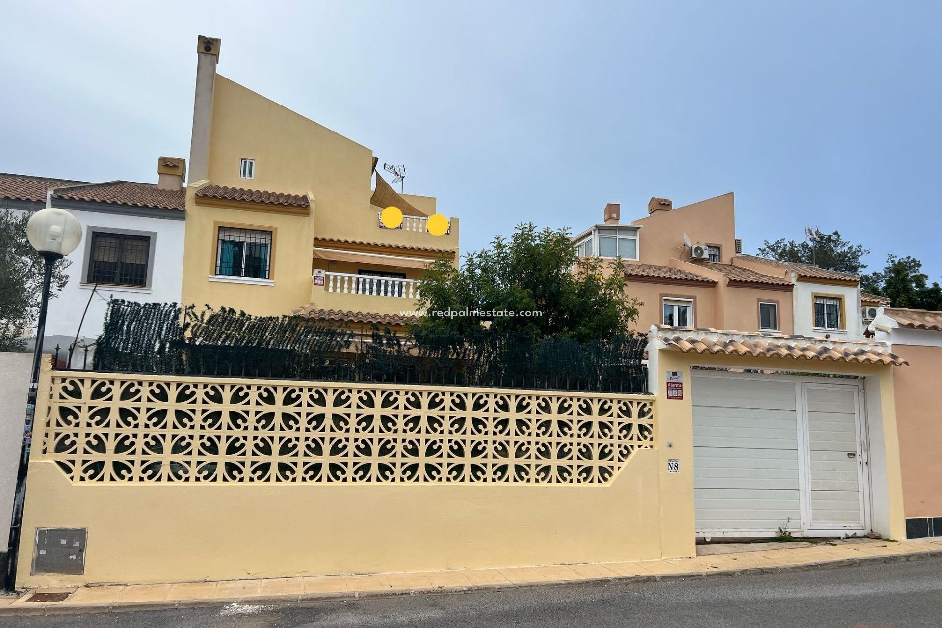 Resale - Villa -
Torrevieja - Calas blanca