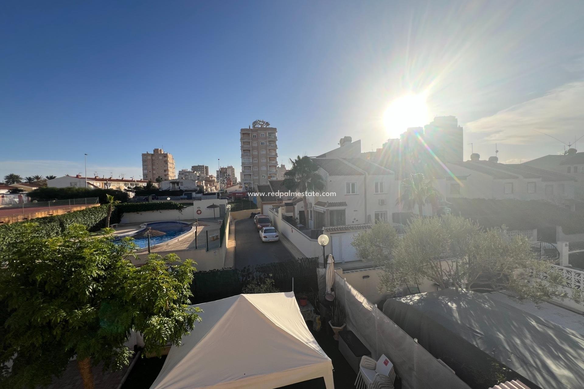 Resale - Villa -
Torrevieja - Calas blanca