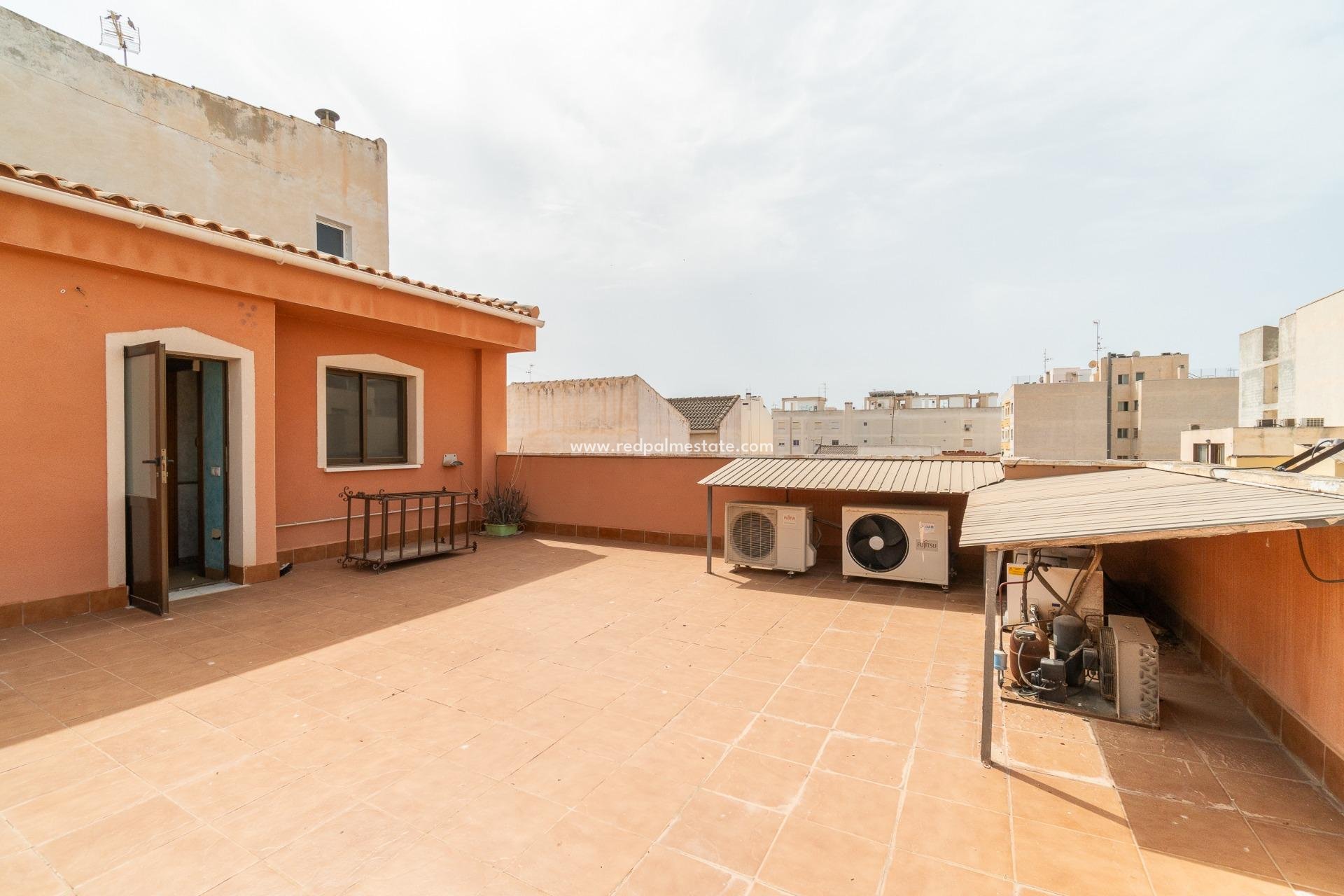 Resale - Villa -
Torrevieja - Centro Torrevieja