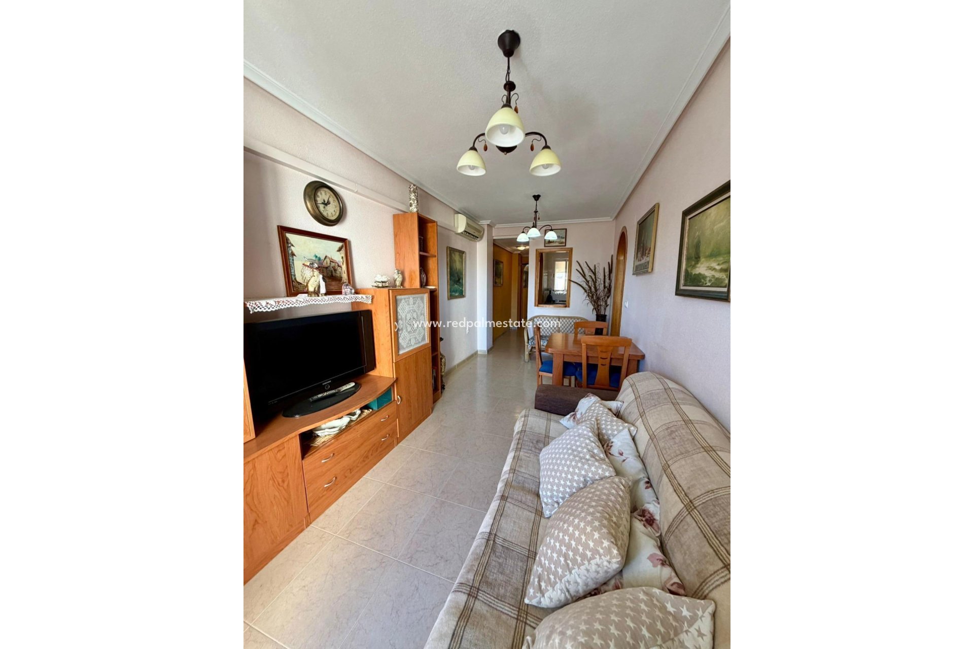 Resale - Villa -
Torrevieja - Centro Torrevieja