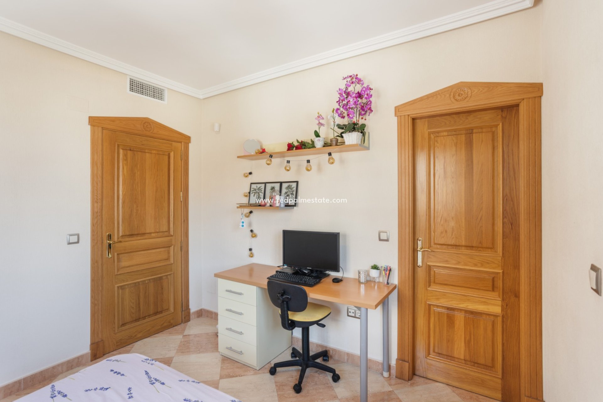 Resale - Villa -
Torrevieja - Costa Blanca