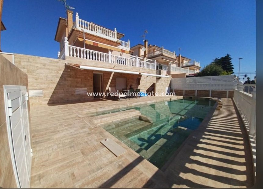 Resale - Villa -
Torrevieja - Costa Blanca