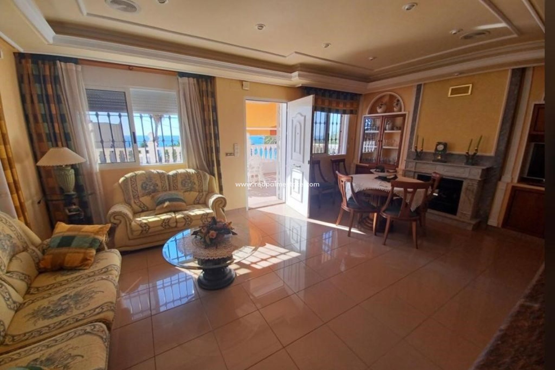 Resale - Villa -
Torrevieja - Costa Blanca