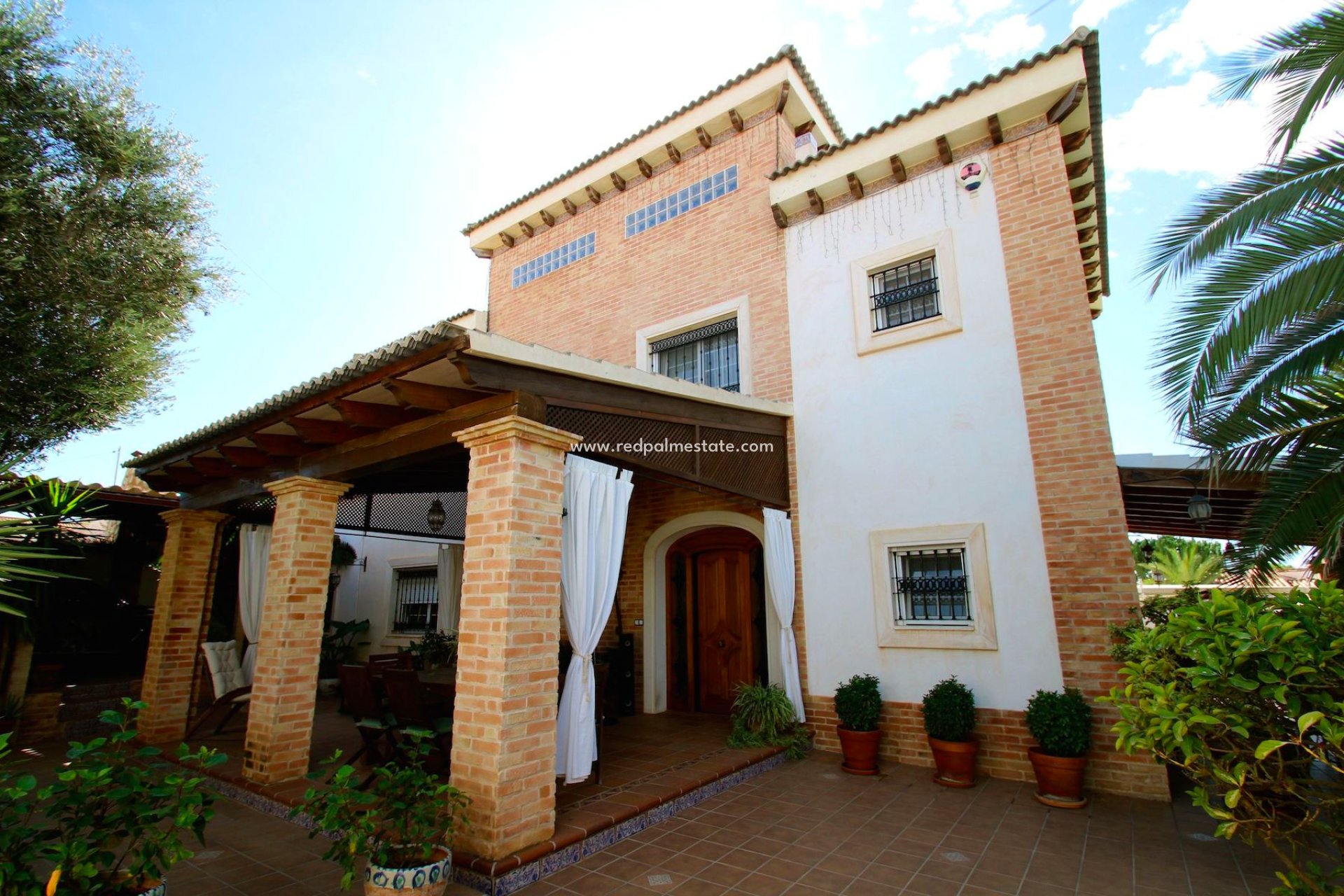 Resale - Villa -
Torrevieja - Costa Blanca