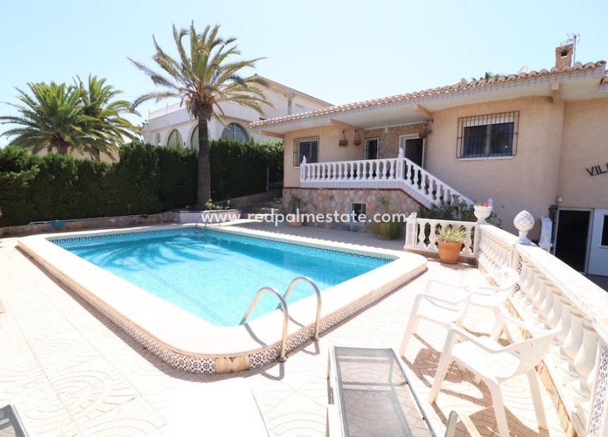 Resale - Villa -
Torrevieja - Costa Blanca