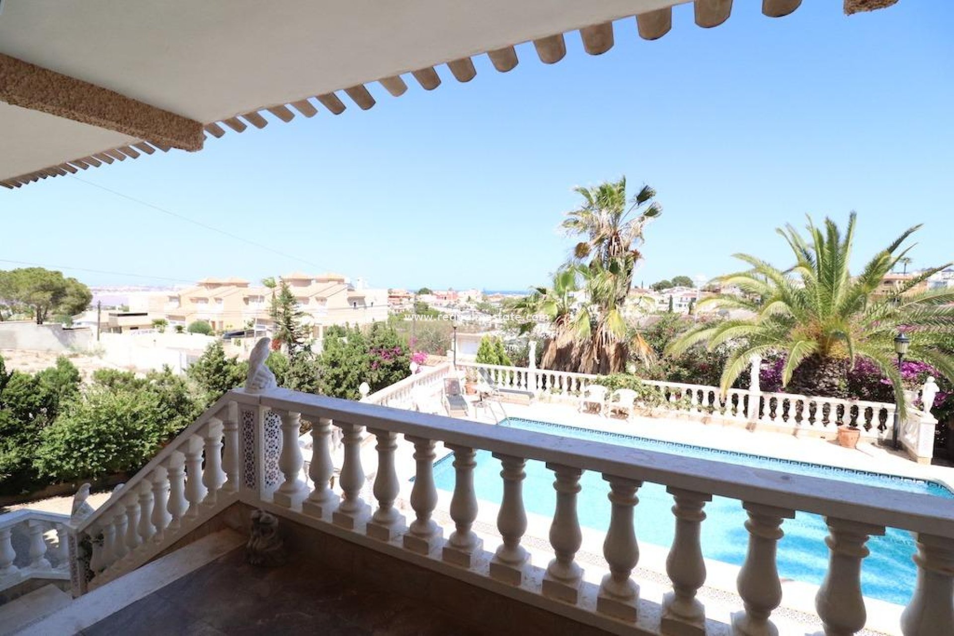 Resale - Villa -
Torrevieja - Costa Blanca