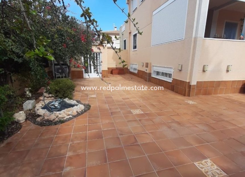 Resale - Villa -
Torrevieja - Costa Blanca