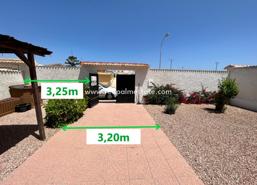 Resale - Villa -
Torrevieja - Costa Blanca