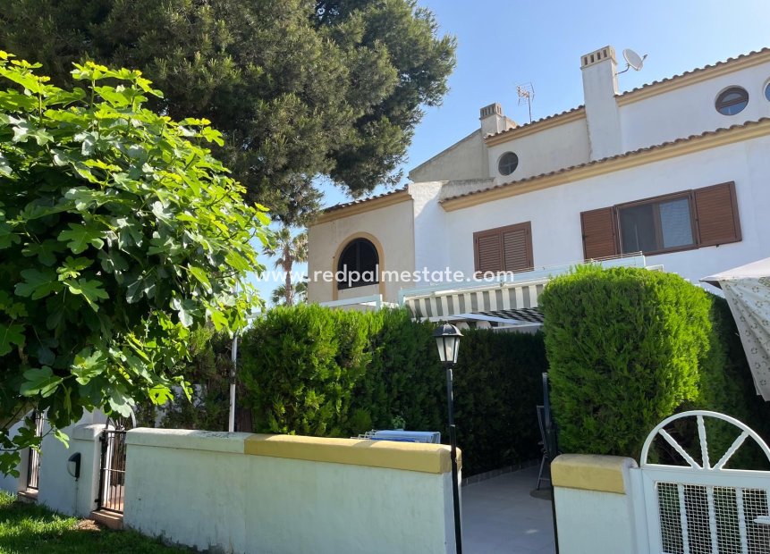 Resale - Villa -
Torrevieja - Costa Blanca