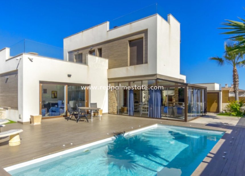 Resale - Villa -
Torrevieja - Costa Blanca