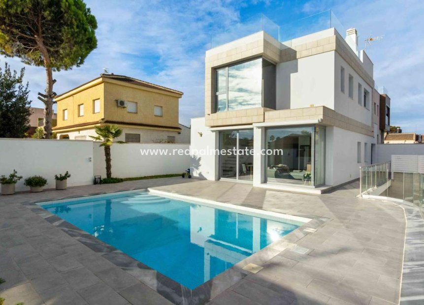 Resale - Villa -
Torrevieja - Costa Blanca