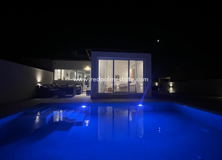 Resale - Villa -
Torrevieja - Costa Blanca