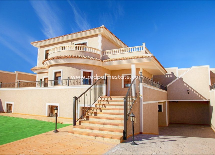 Resale - Villa -
Torrevieja - Costa Blanca