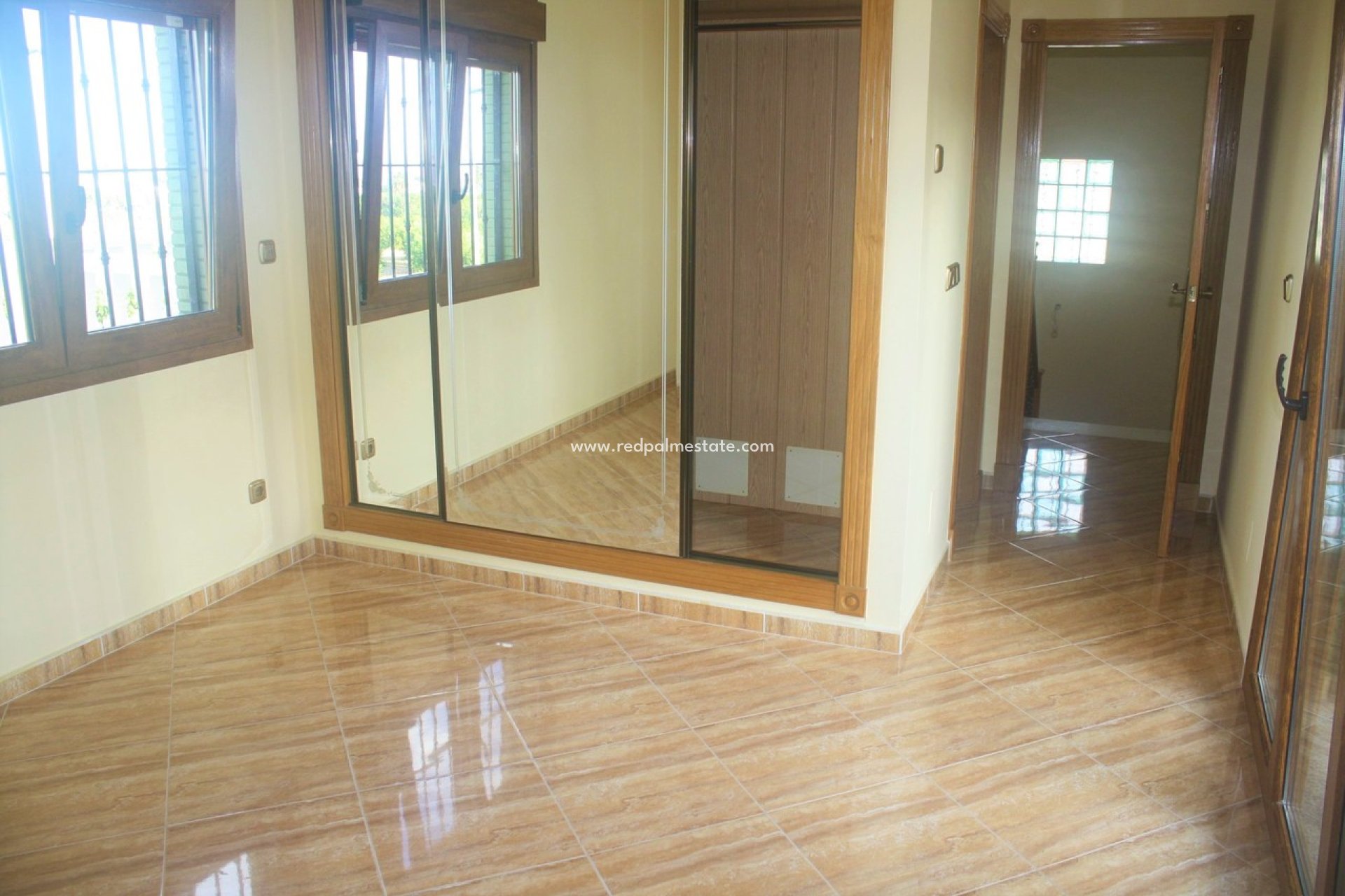 Resale - Villa -
Torrevieja - Costa Blanca