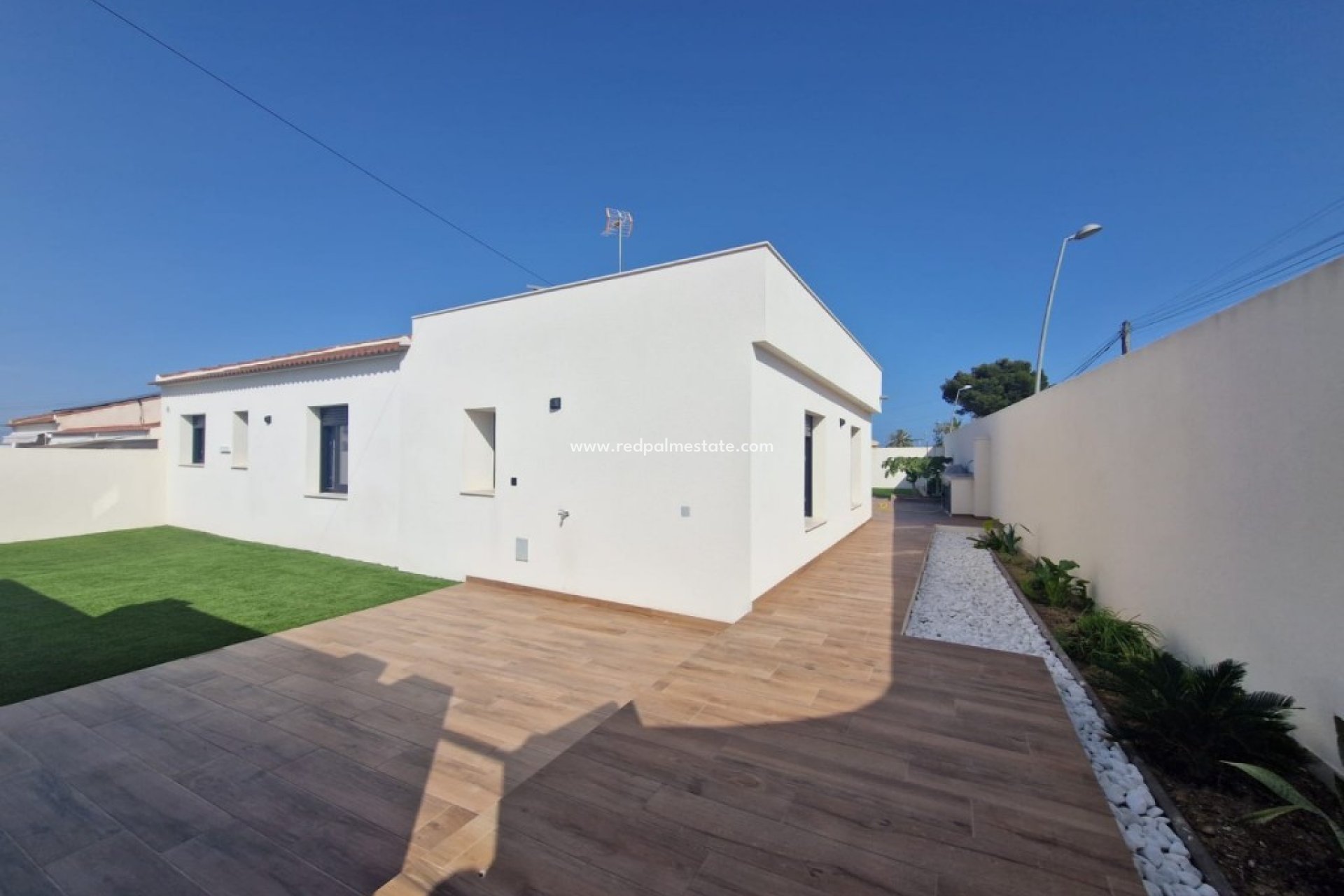 Resale - Villa -
Torrevieja - Costa Blanca