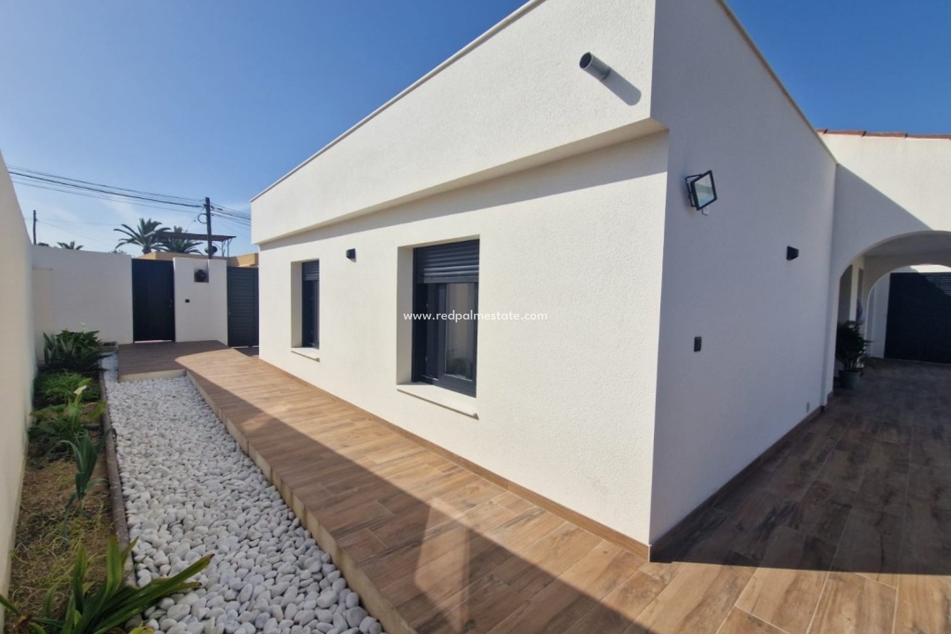 Resale - Villa -
Torrevieja - Costa Blanca