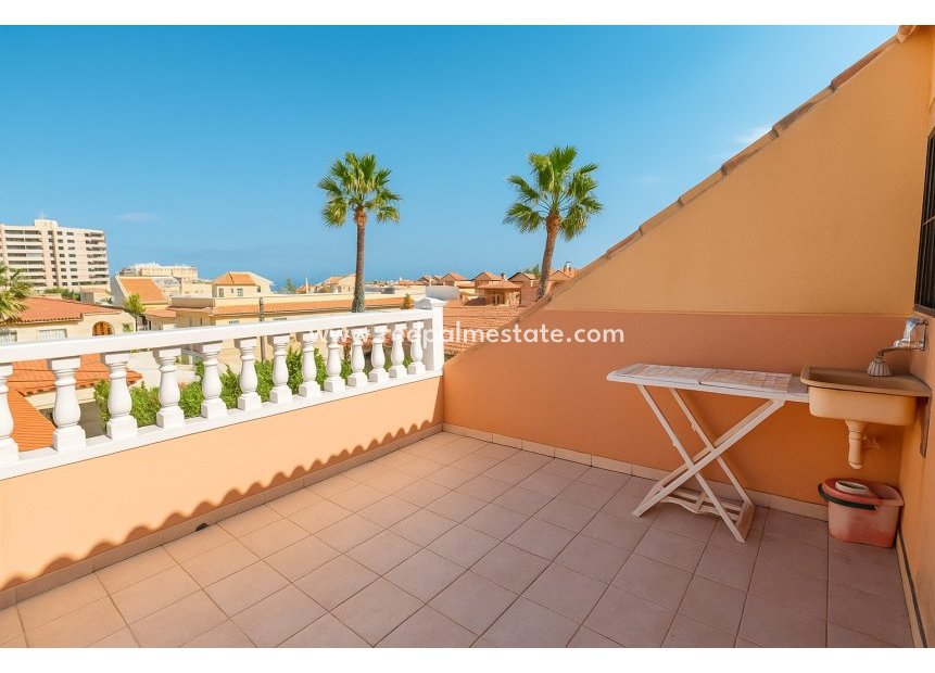 Resale - Villa -
Torrevieja - Costa Blanca