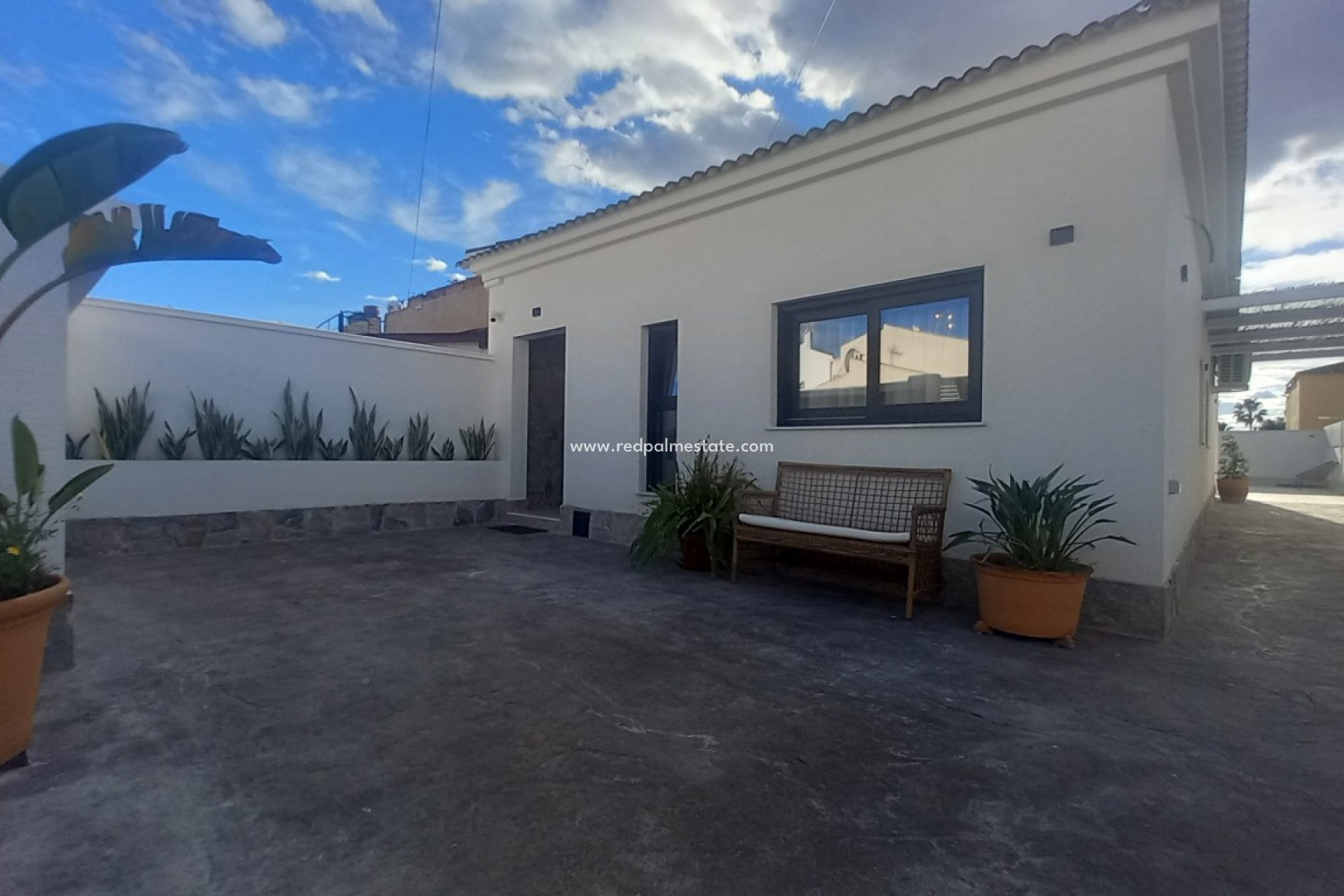 Resale - Villa -
Torrevieja - El Chaparral