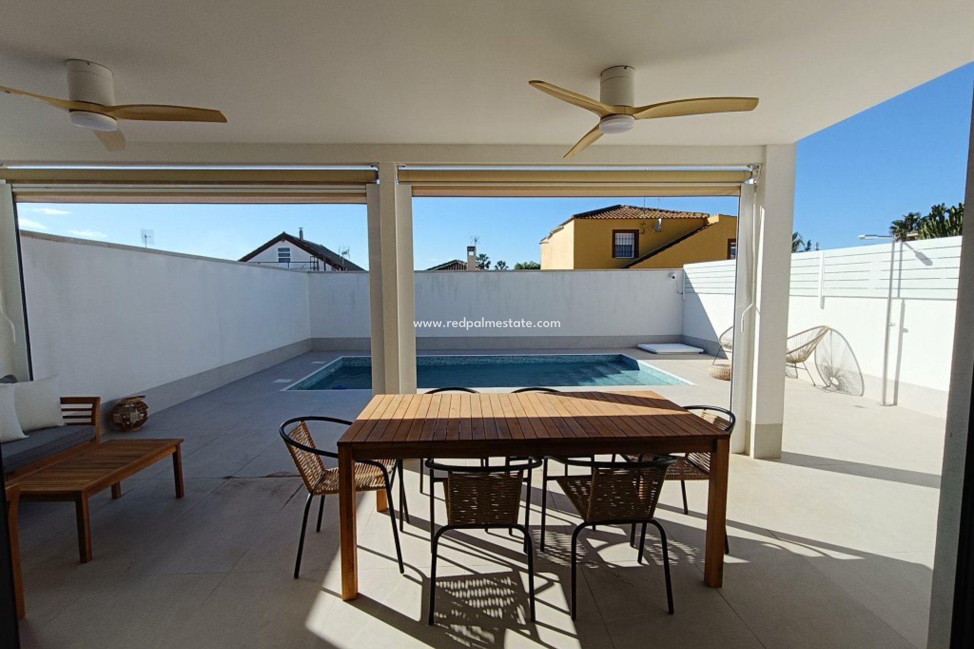 Resale - Villa -
Torrevieja - El Chaparral