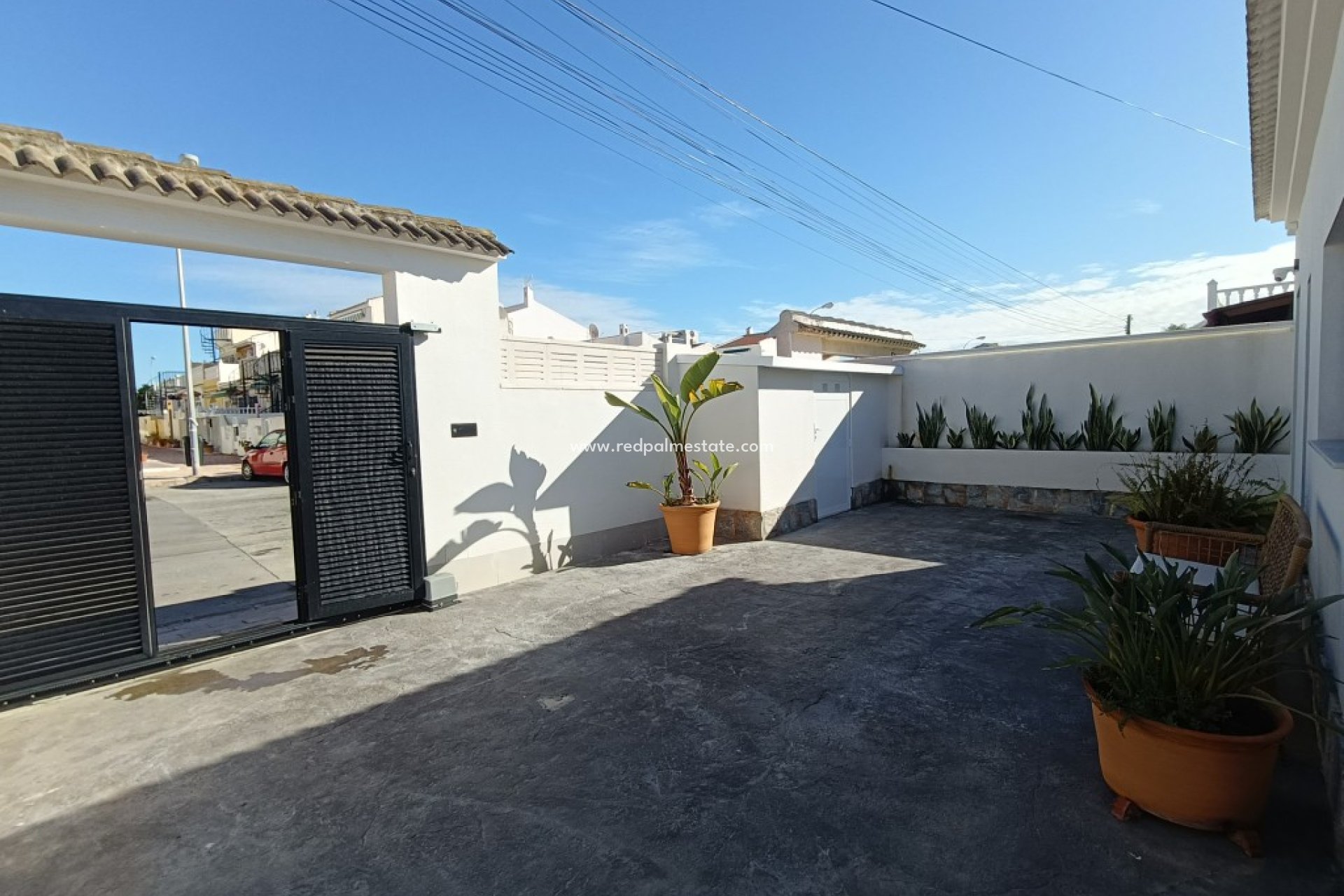 Resale - Villa -
Torrevieja - El Chaparral