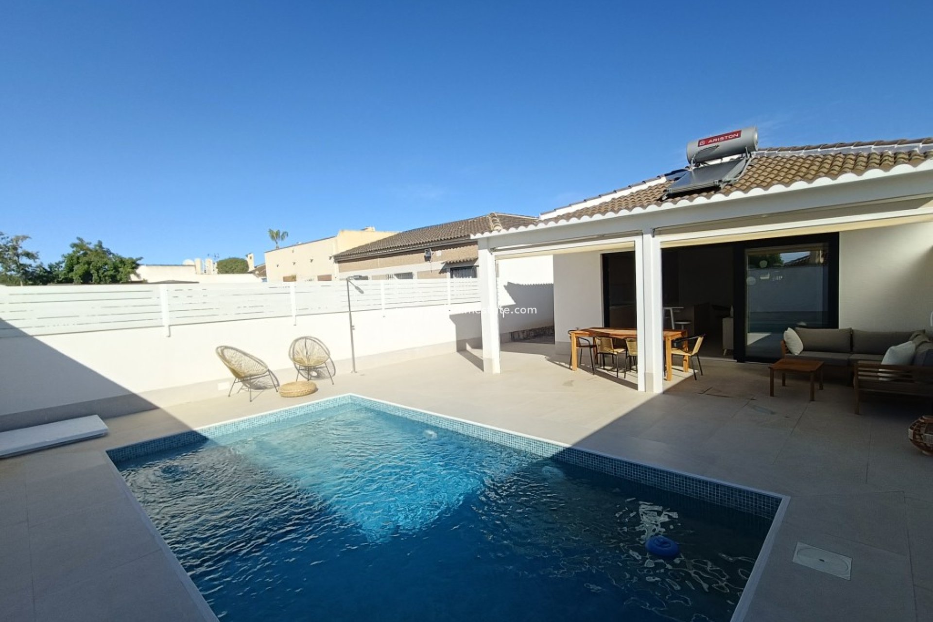 Resale - Villa -
Torrevieja - El Chaparral