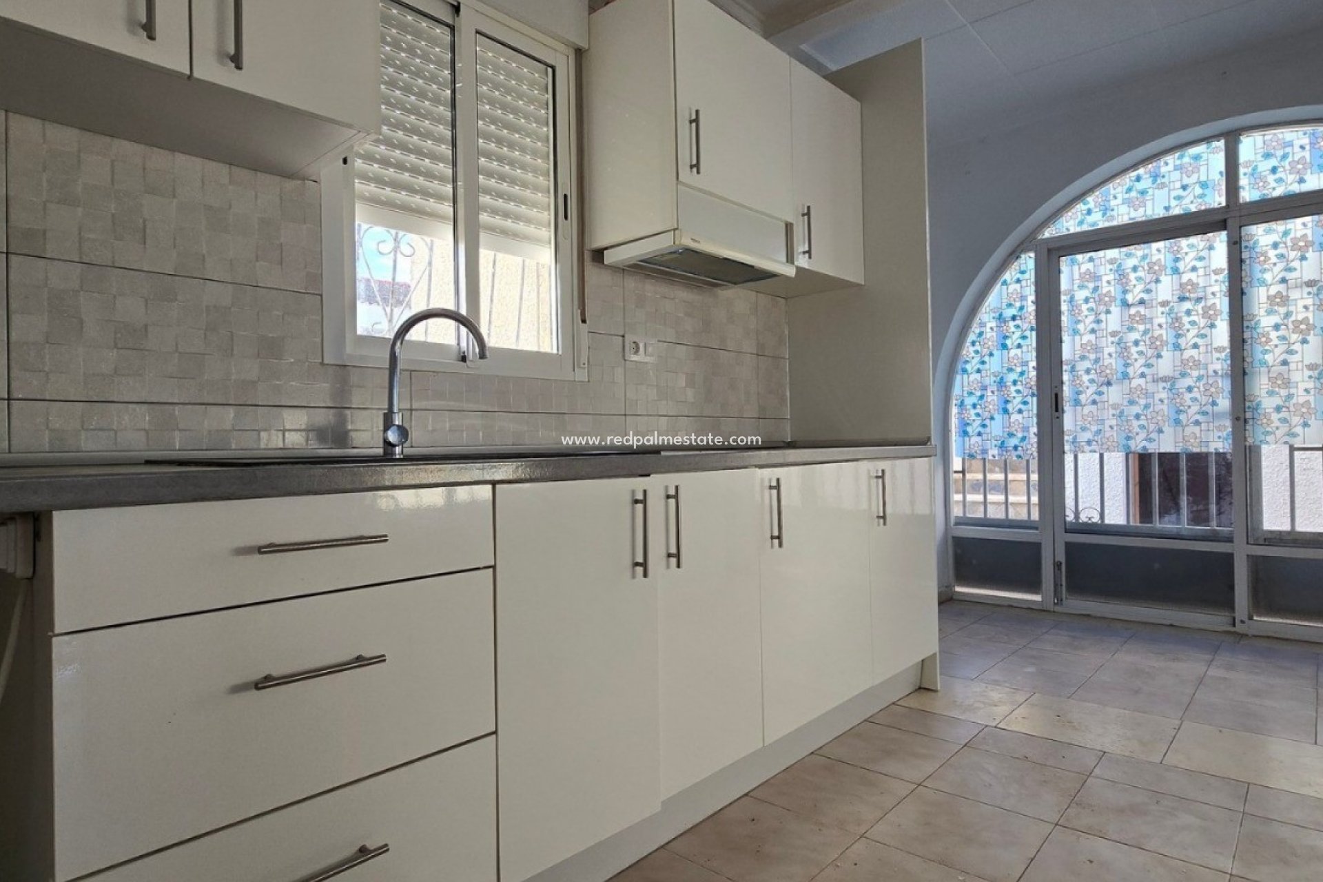 Resale - Villa -
Torrevieja - El chaparral