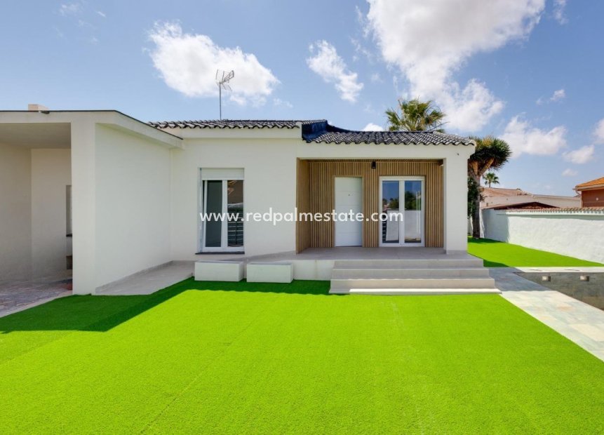 Resale - Villa -
Torrevieja - El limonar