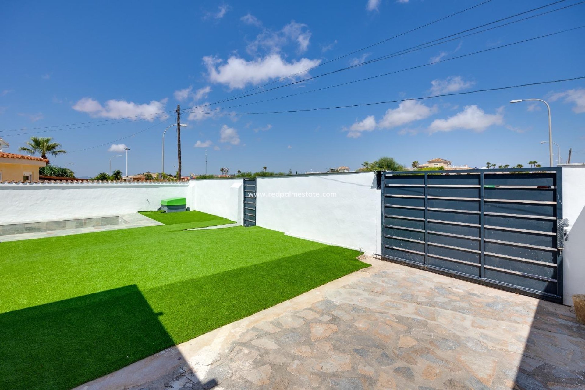 Resale - Villa -
Torrevieja - El limonar