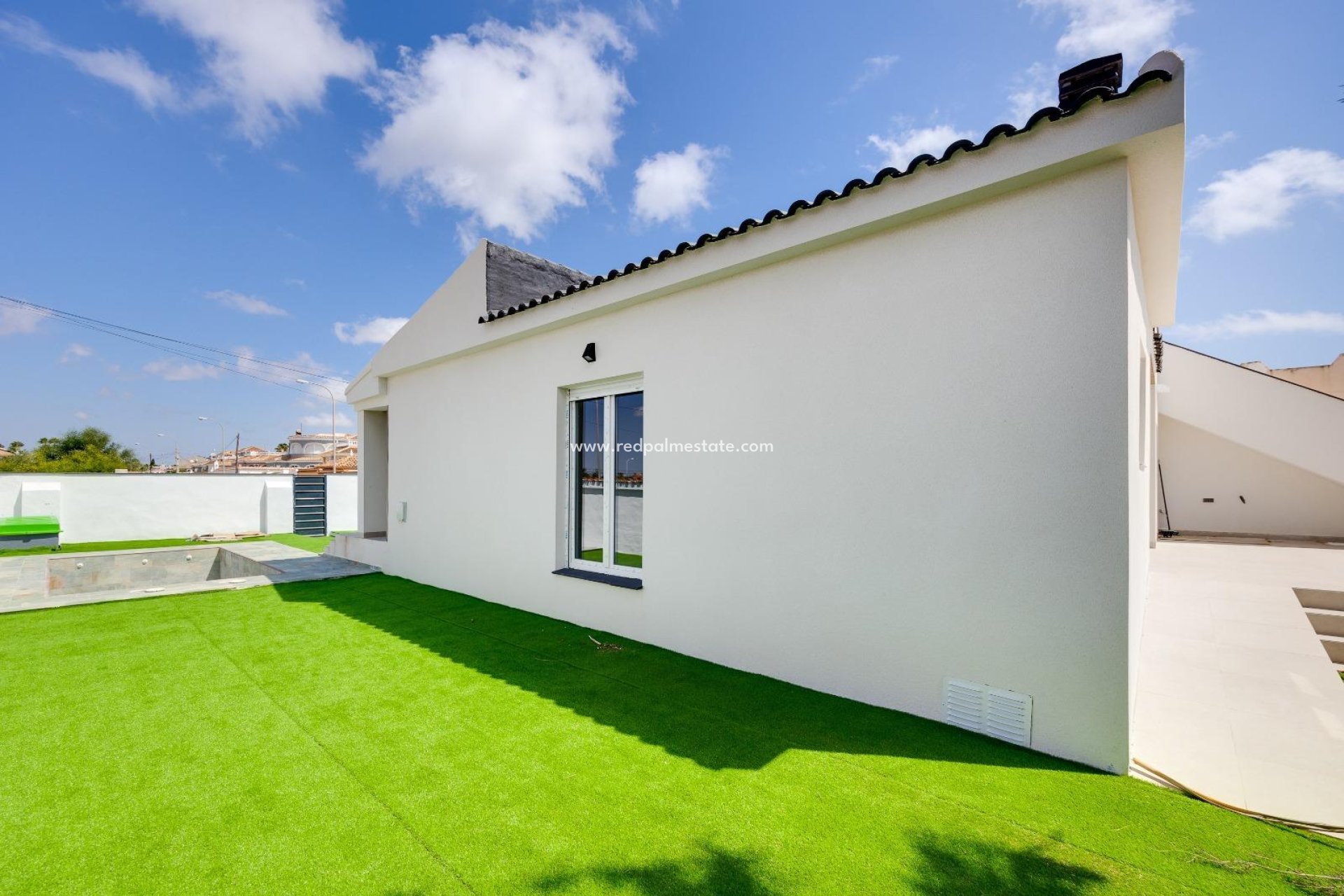 Resale - Villa -
Torrevieja - El limonar