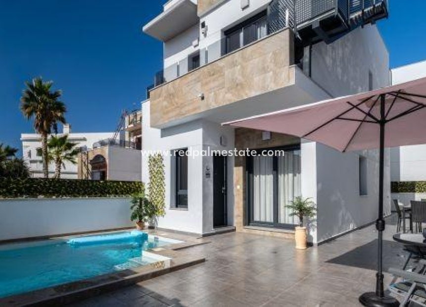 Resale - Villa -
Torrevieja - El limonar