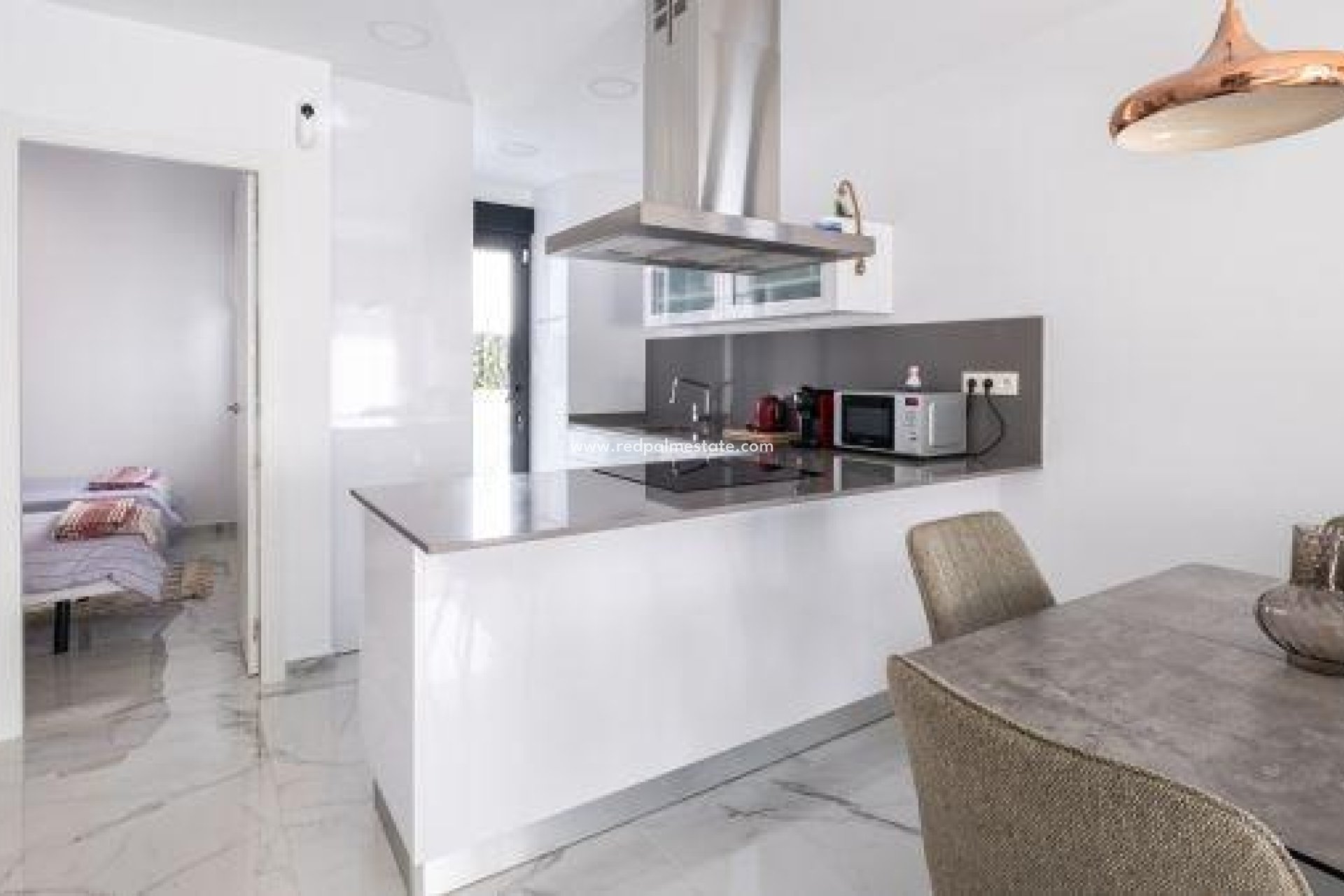 Resale - Villa -
Torrevieja - El limonar