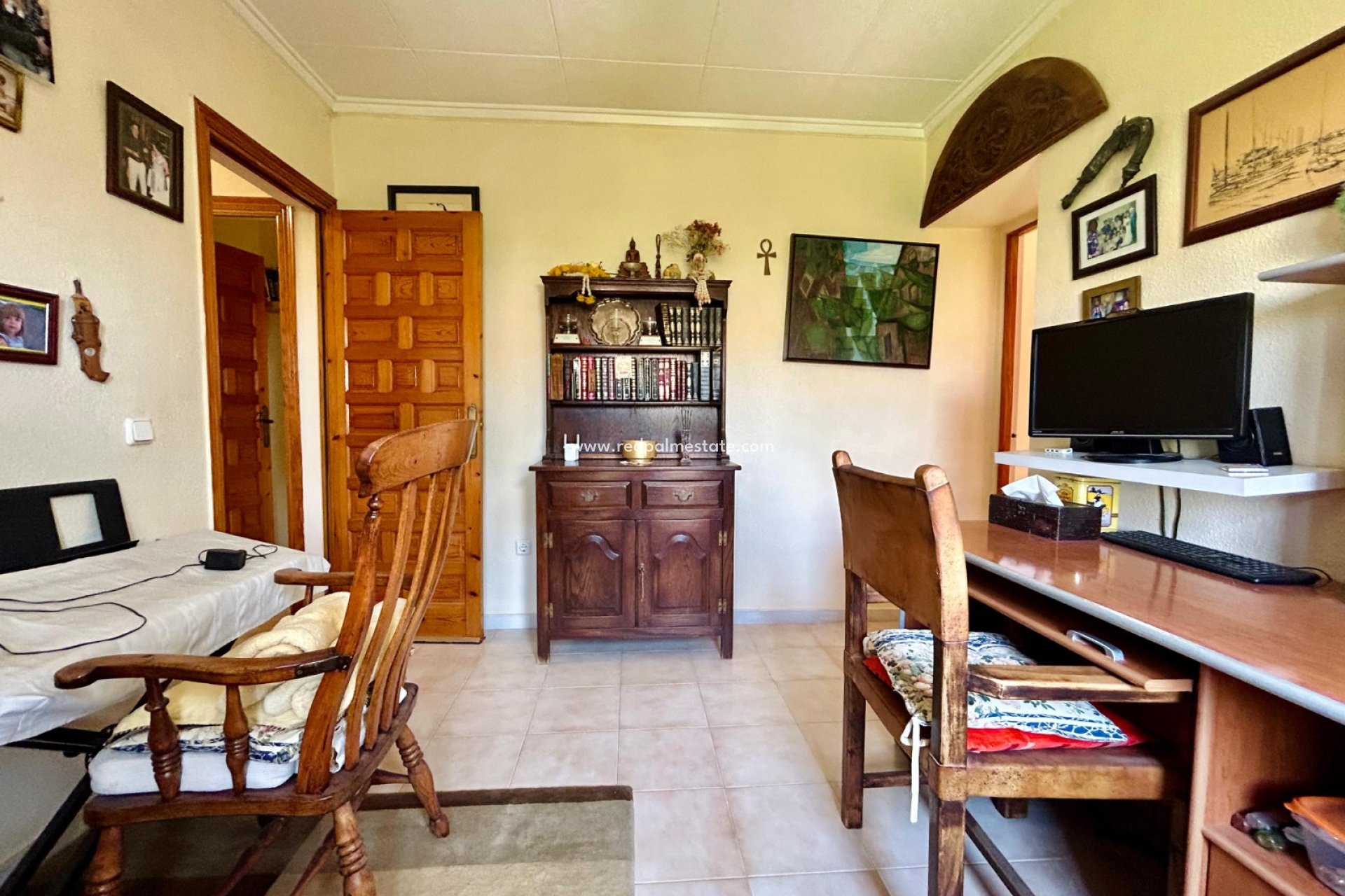 Resale - Villa -
Torrevieja - Inland