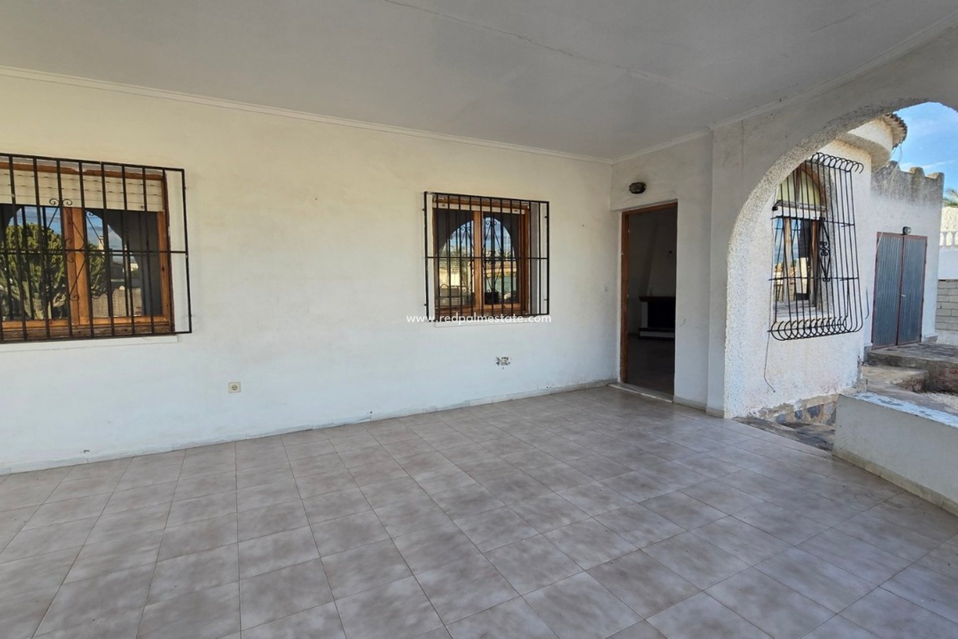 Resale - Villa -
Torrevieja - Inland