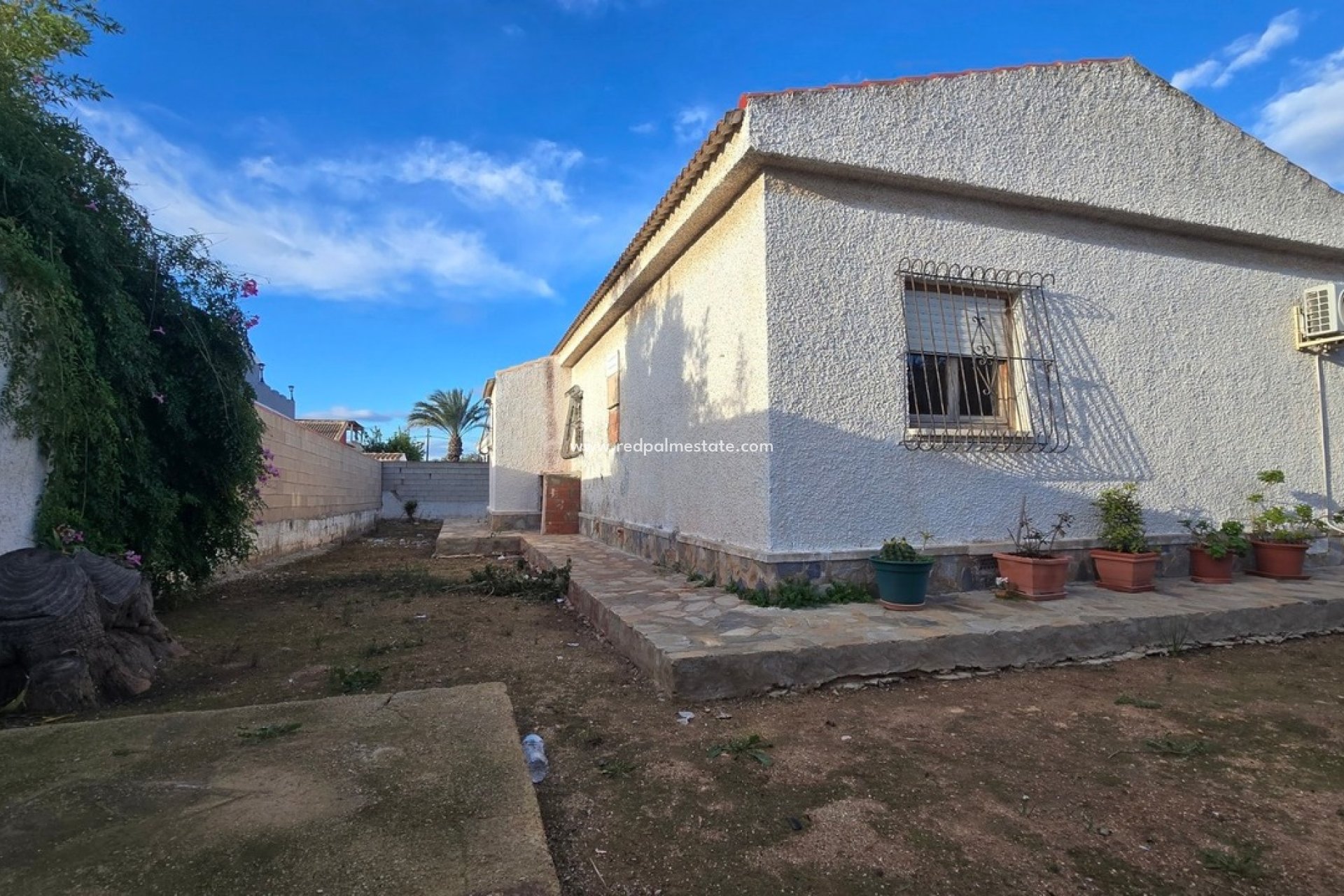 Resale - Villa -
Torrevieja - Inland