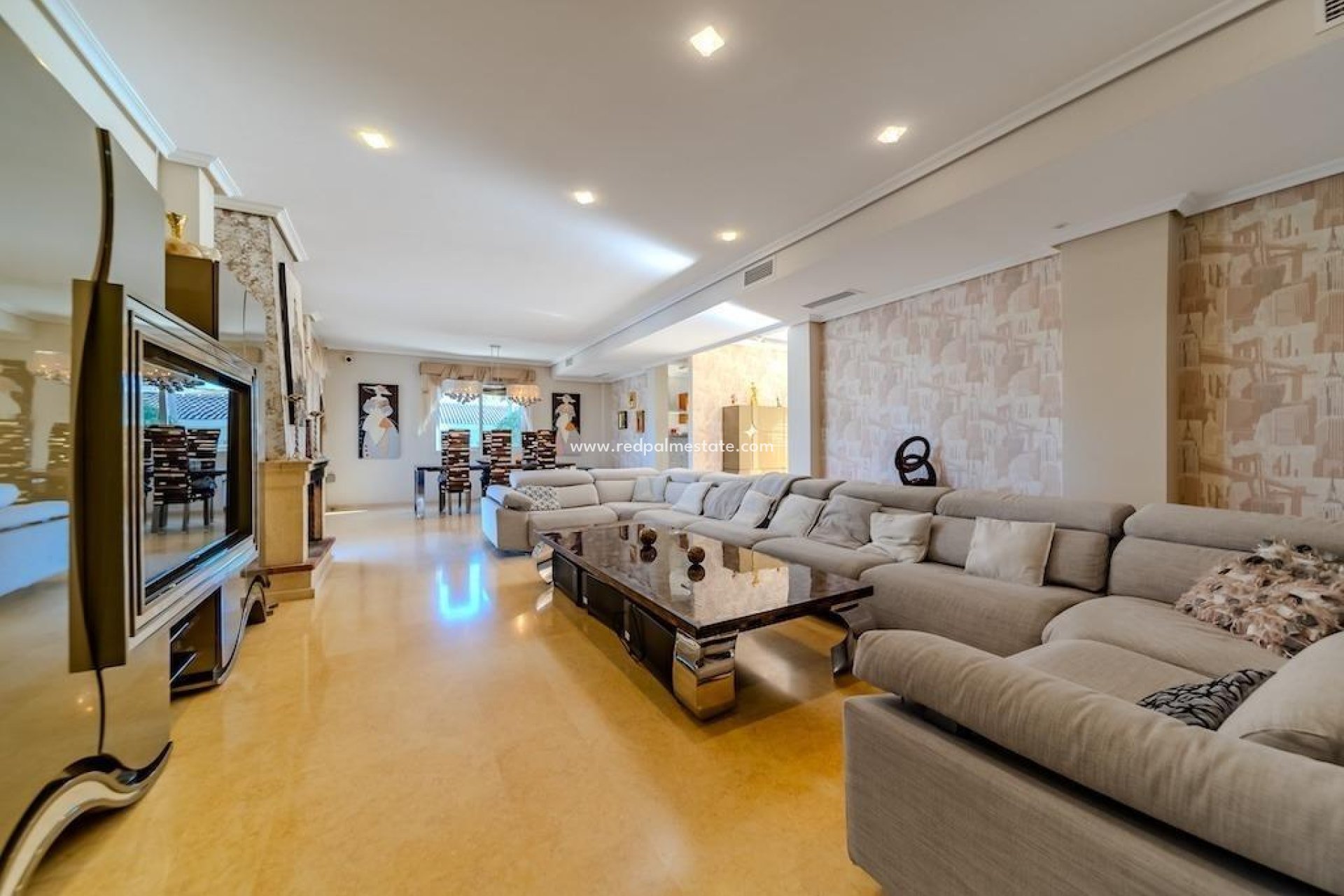 Resale - Villa -
Torrevieja - La Mata