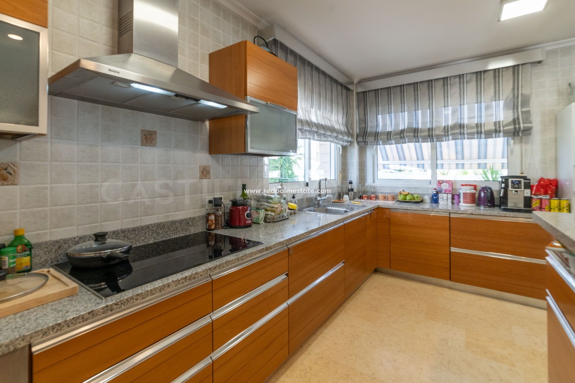 Resale - Villa -
Torrevieja - La Mata