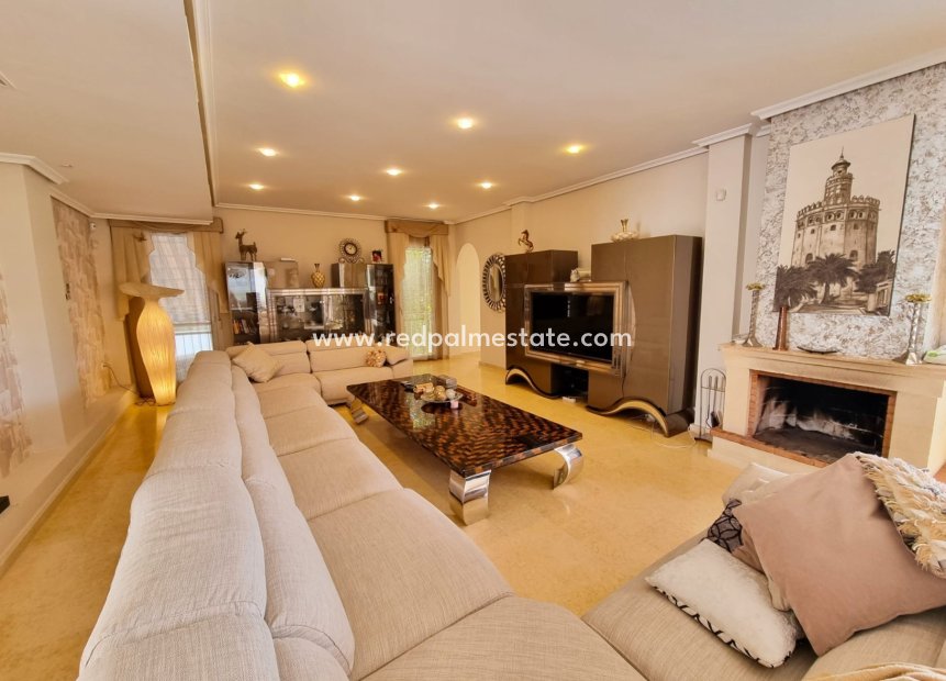 Resale - Villa -
Torrevieja - La Mata