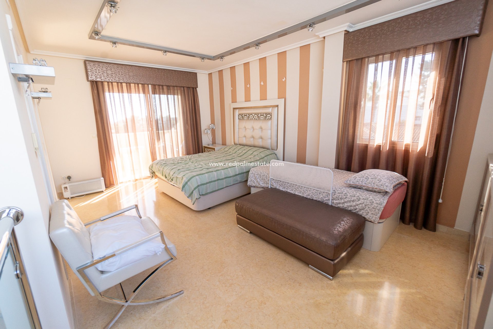 Resale - Villa -
Torrevieja - La Mata