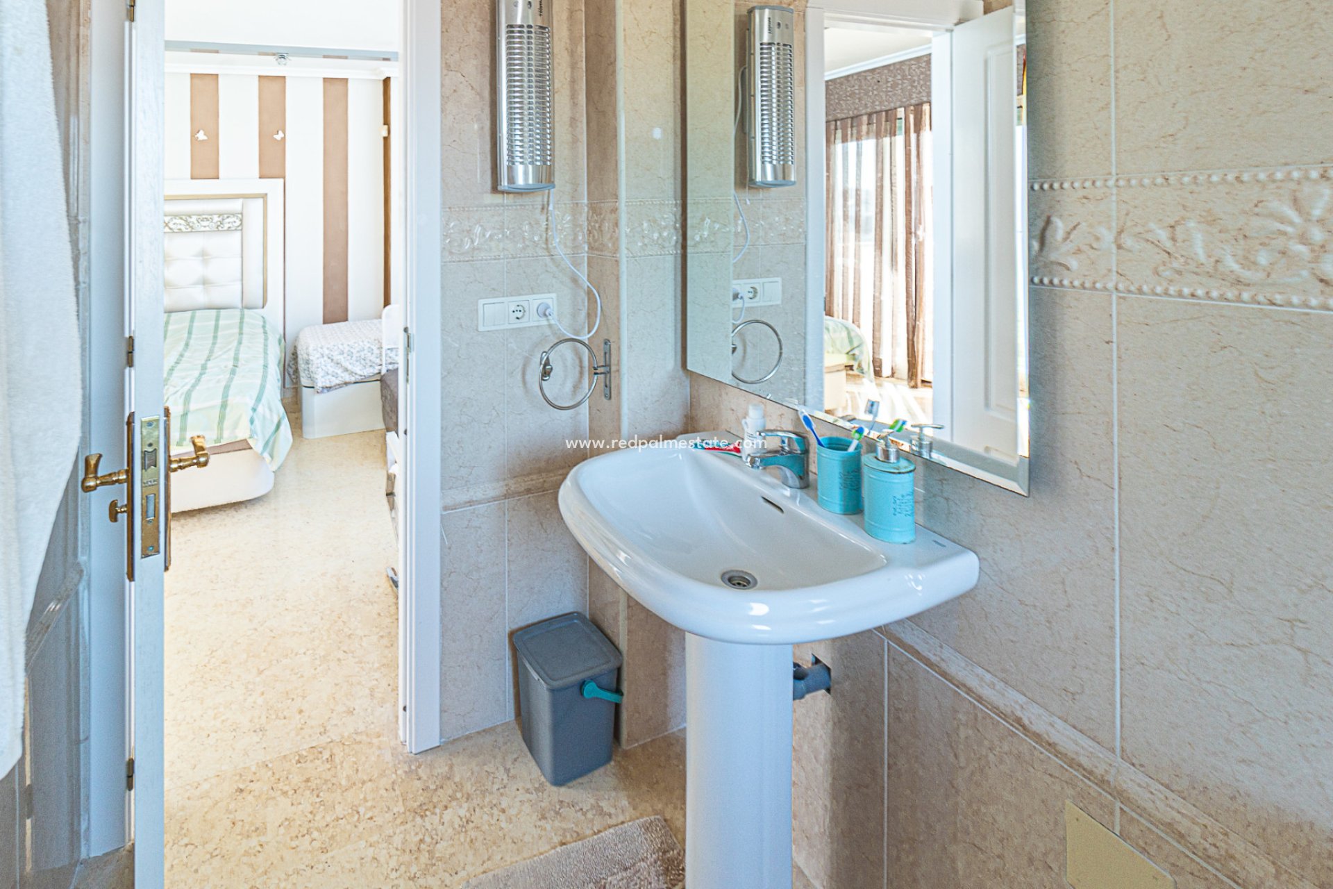 Resale - Villa -
Torrevieja - La Mata