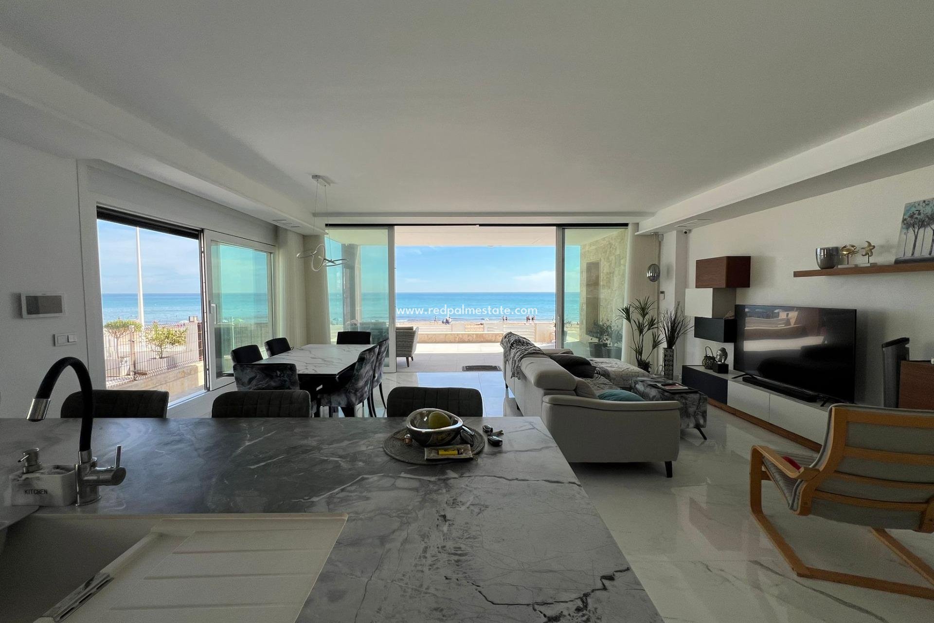 Resale - Villa -
Torrevieja - La Mata