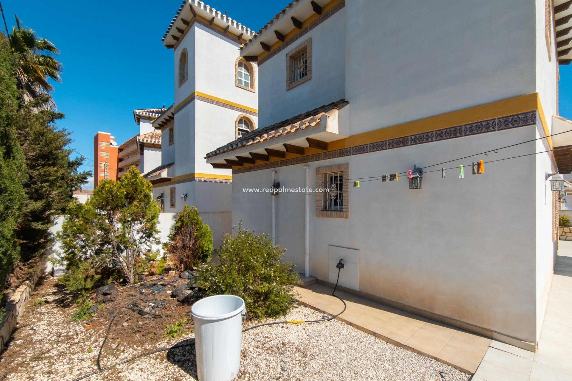 Resale - Villa -
Torrevieja - La Mata