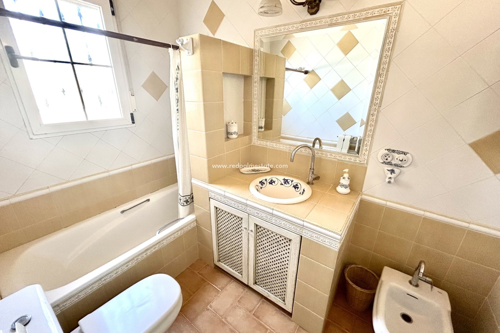 Resale - Villa -
Torrevieja - La Mata