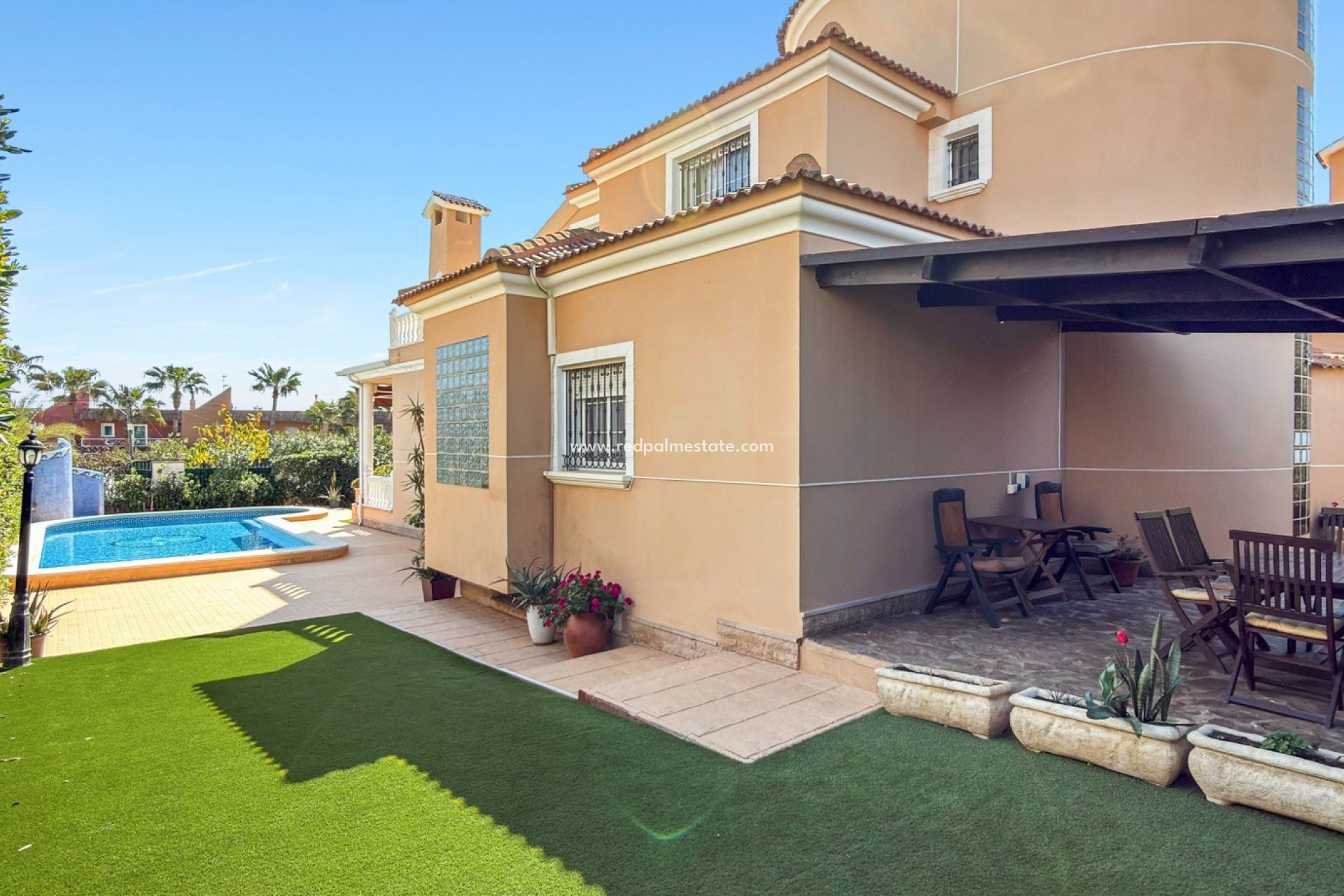 Resale - Villa -
Torrevieja - La Mata